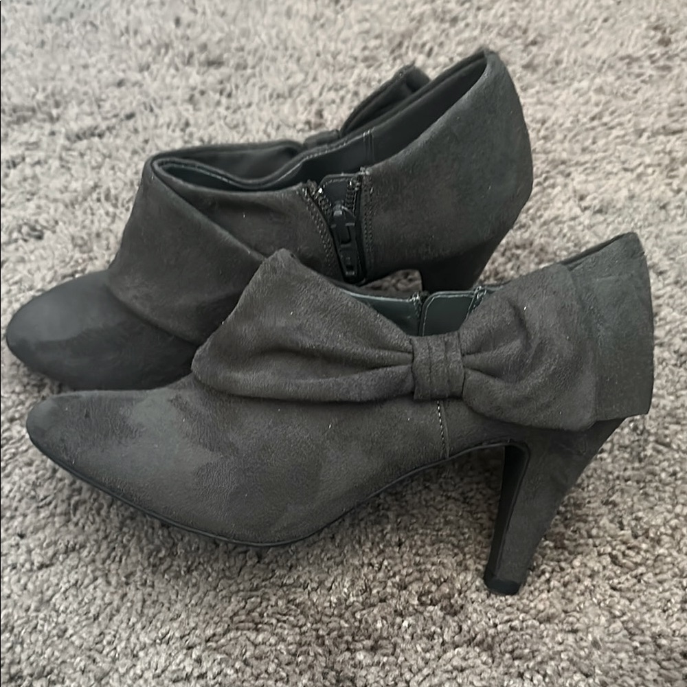 East 5th Brown Bow heels 🎀